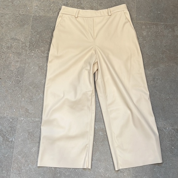 I love Tyler Madison vegan leather crop pant - Picture 4 of 10